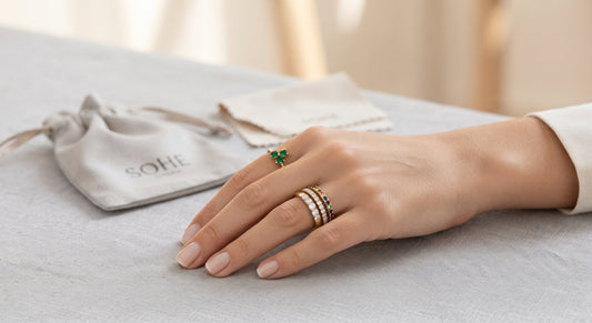 Cómo Cuidar tus Joyas de Oro y Piedras Preciosas | Guía SOHE